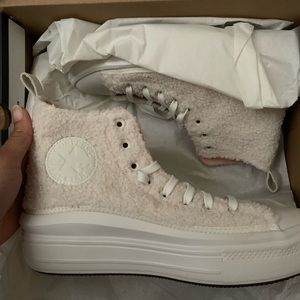 Brand New Never Worn Converse Sherpa Chuck Taylor Platform' Sneakers